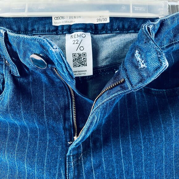 ASOS Denim Women's Jeans 26x27 Skinny Pinstripe Tapered Leg Raw Hems Mom Jeans - Picture 3 of 11
